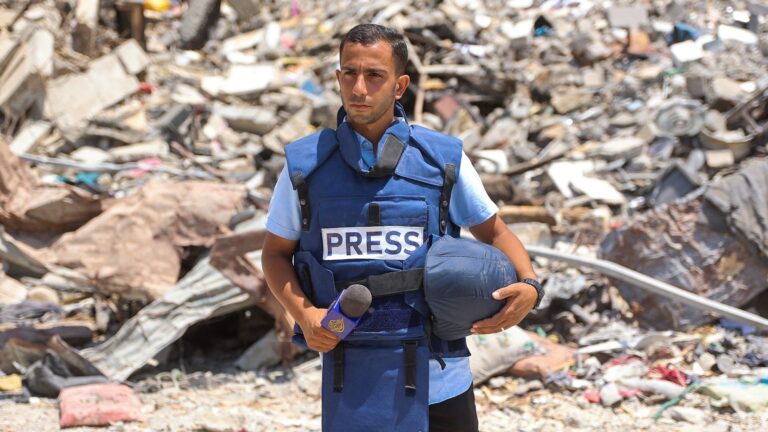 Anas Al-Sharif: El periodista de Al Jazeera que mostraba Gaza al mundo y que fue asesinado por Israel