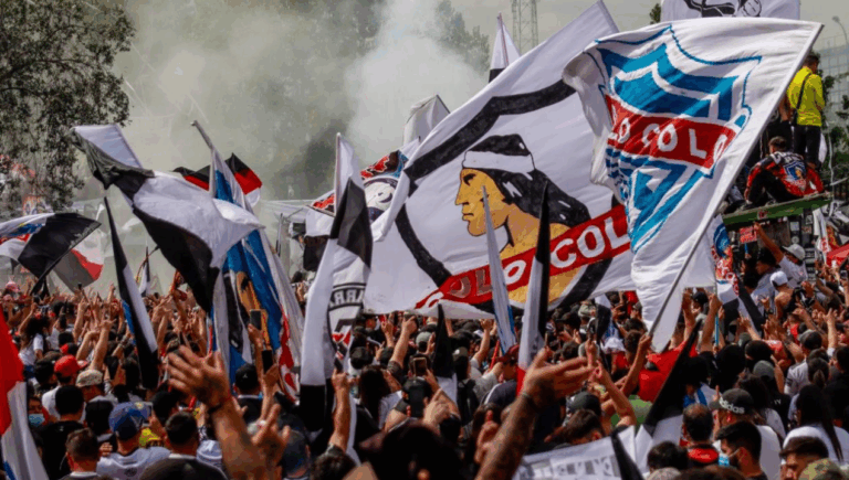 Hinchas realizan “arengazo” no autorizado en el Monumental y dejan detenidos antes del Colo Colo contra U. Católica