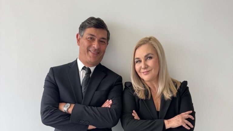 Confirman que Pamela Jiles firmó por el PDG: Diputada apoyará candidatura de Parisi y participará en elecciones parlamentarias