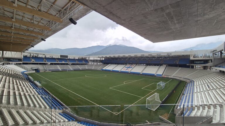 Sonríe Católica: ANFP oficializa estreno de los Cruzados en el Claro Arena frente a Unión Española