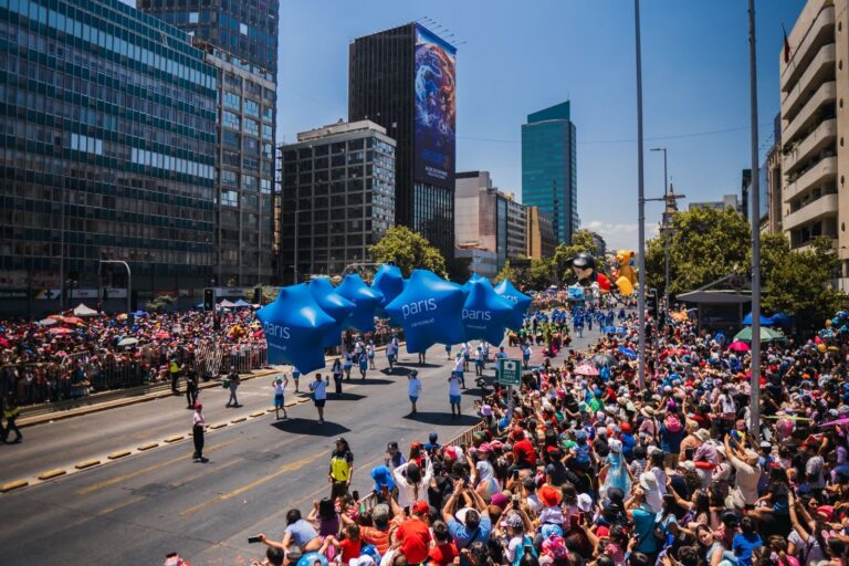 Todo sobre el Paris Parade 2025: Fecha, recorrido y detalles del desfile navideño