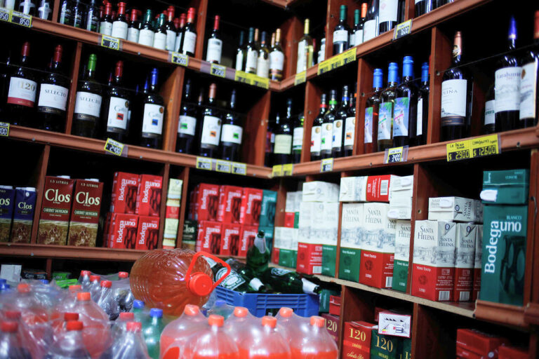 Botillería en La Reina vendía droga y puso reclamo tras ser clausurada: Justicia le dio un portazo