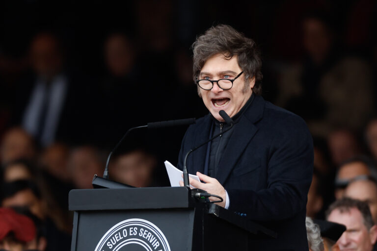 Milei alega ante la Justicia que su post contra un niño autista de 12 años fue “libertad de expresión”