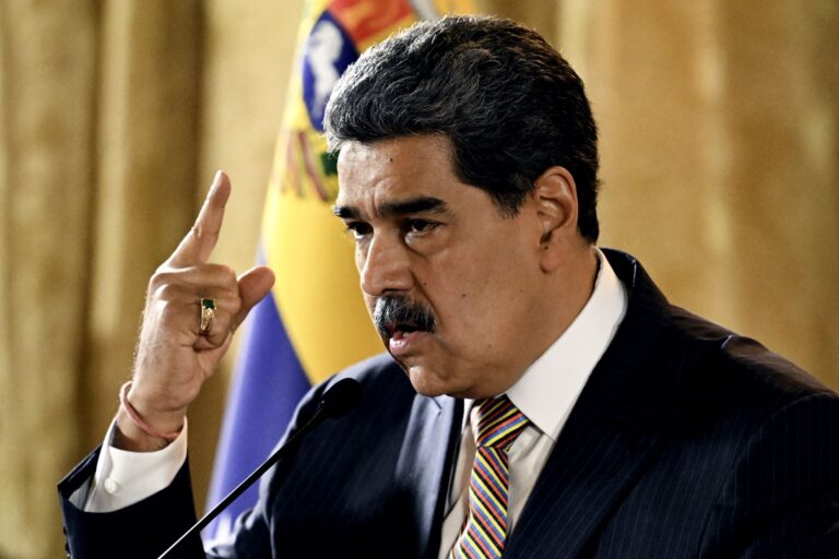 Maduro denuncia violación de tratado por presencia de “submarino nuclear” de EE.UU.