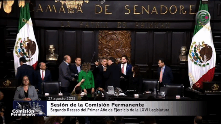 México: Senadores se enfrentan a golpes durante cierre de sesión legislativa