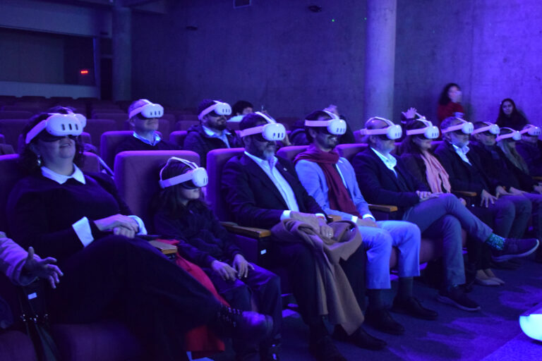 Experiencia Cósmica Inmersiva: PUCV inaugura viaje por el Universo a través de Realidad Virtual