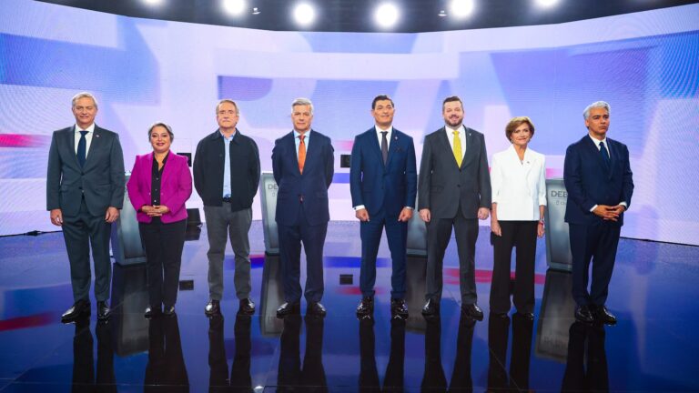 Candidatos presidenciales cierran primer debate con llamados a unidad, esperanza y cambios profundos