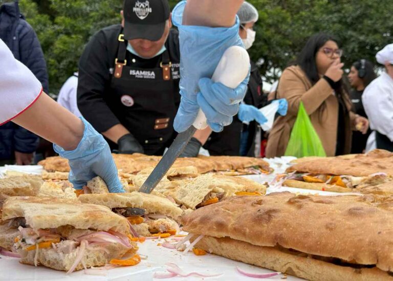 Perú declara el día nacional del pan con chicharrón tras triunfo en el “Mundial de Desayunos” de Ibai