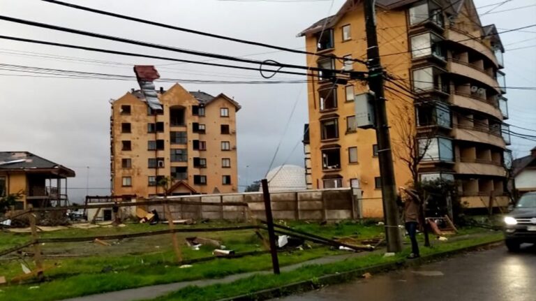 Armada emite aviso por trombas marinas en sectores costeros entre el Biobío y Los Ríos: ¿Cuándo será el fenómeno?