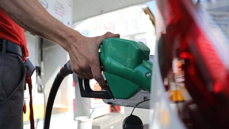 Enap informa precios de las bencinas para la última semana de septiembre: ¿Suben, bajan o se mantienen?