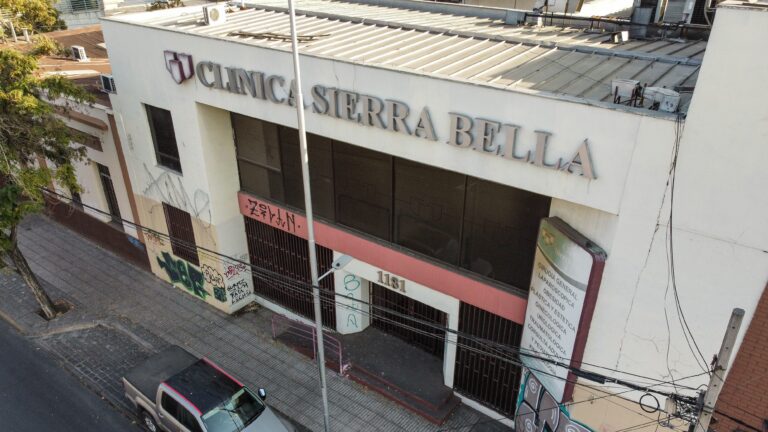 Municipalidad de Santiago aclara que no existe obligación de pago tras incripción de Sierra Bella en Conservador de Bienes Raíces