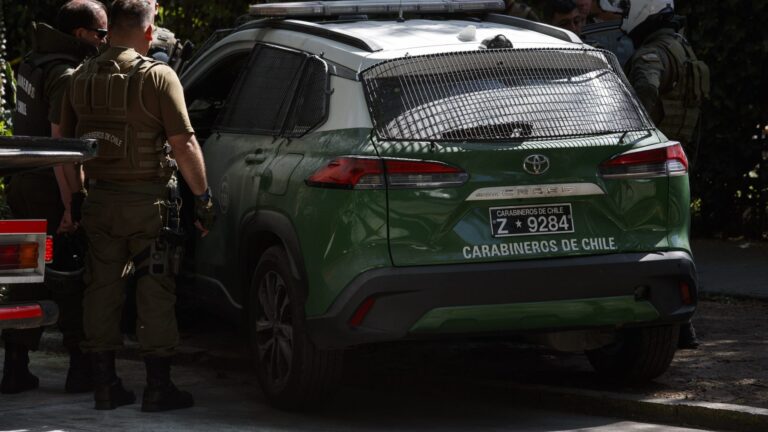 Intento de atropello a Carabineros en San Ramón tras control vehicular: Tres detenidos y una ocupante herida