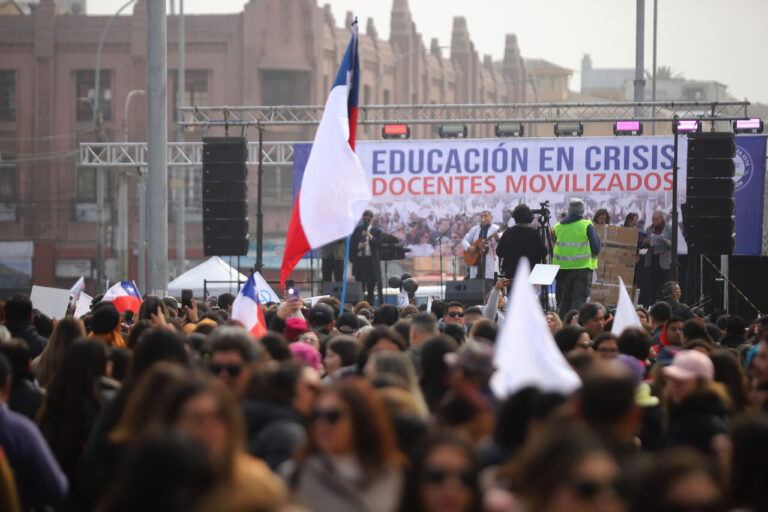 Nuevo portazo contra profesores: Rechazan recurso de protección por descuentos económicos a docentes en paro