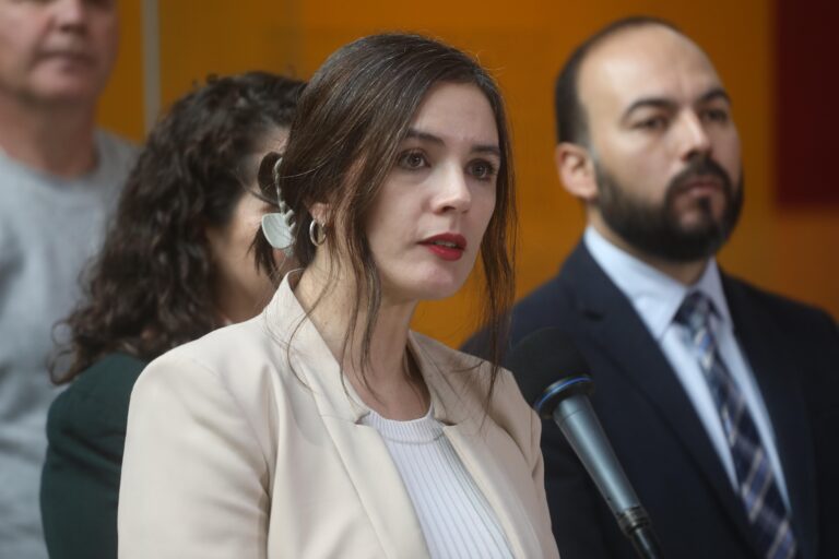 Vallejo resalta paz y justicia social en homilía de Chomali, aunque discrepa en proyectos de ley sobre aborto y eutanasia