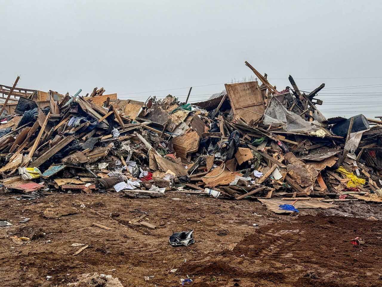 Intervienen "Campamento Japón" en Maipú donde vivían 94 familias: Terreno será transformado en un parque/Agencia Uno