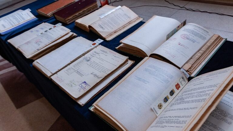 Más de 230 mil archivos secretos de la dictadura son declarados Monumento Histórico