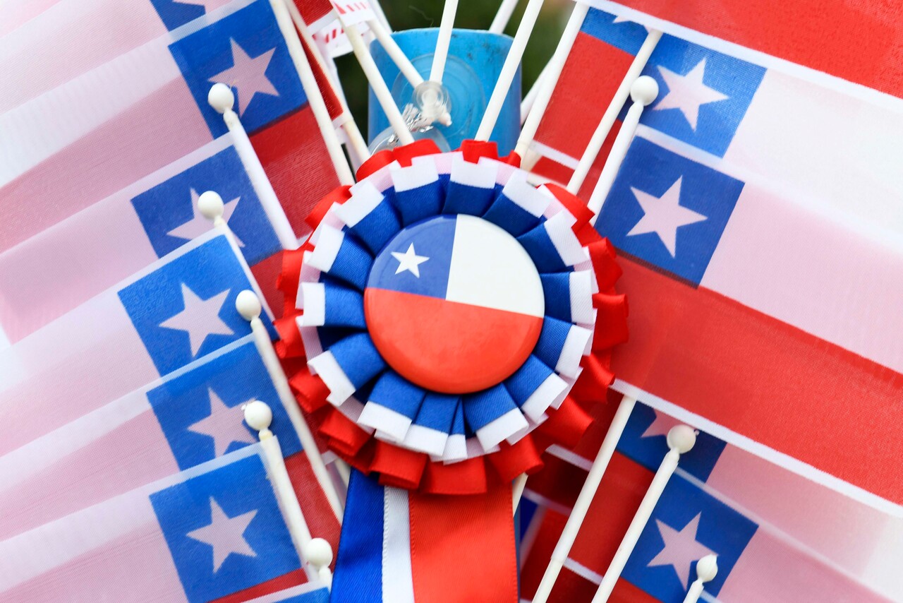 ¿Cómo celebran los chilenos las Fiestas Patrias? La mayoría prefiere hacer asados y tomar terremoto/Agencia Uno
