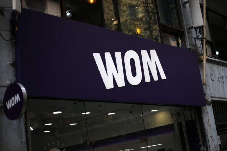 WOM gana en primera instancia demanda por competencia desleal contra Claro Chile: firma anunció que apelará