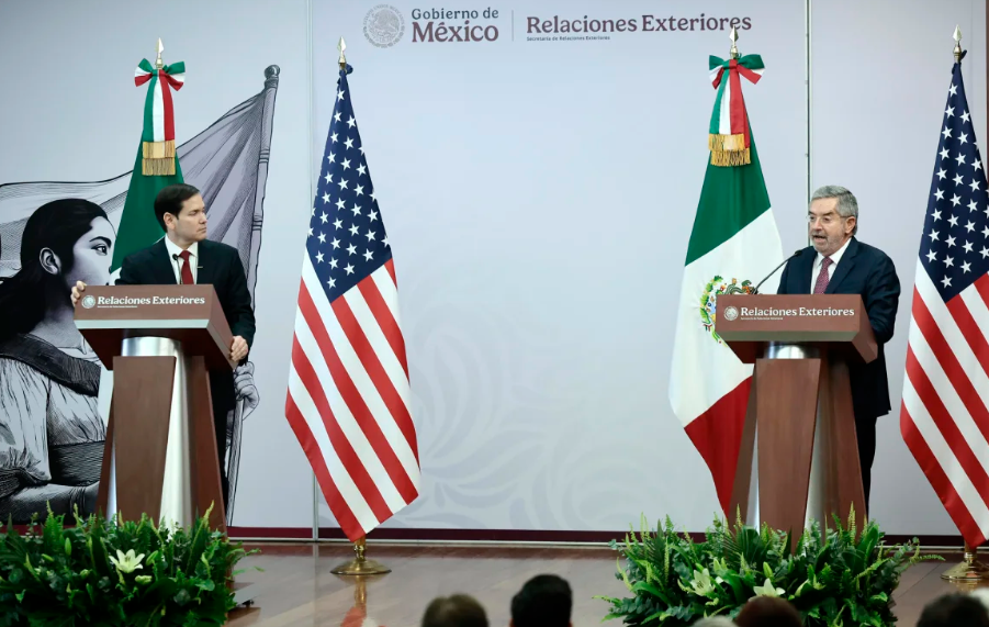 El secretario de Relaciones Exteriores, Juan Ramón de la Fuente y el secretario de Estado de Estados Unidos, Marco Rubio durante una rueda de prensa conjunta en la Ciudad de México. José Méndez/EFE