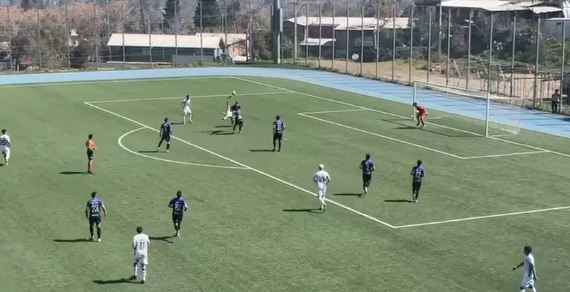¿Gol del año? La espectacular anotación de chilena en la Liga Segunda División