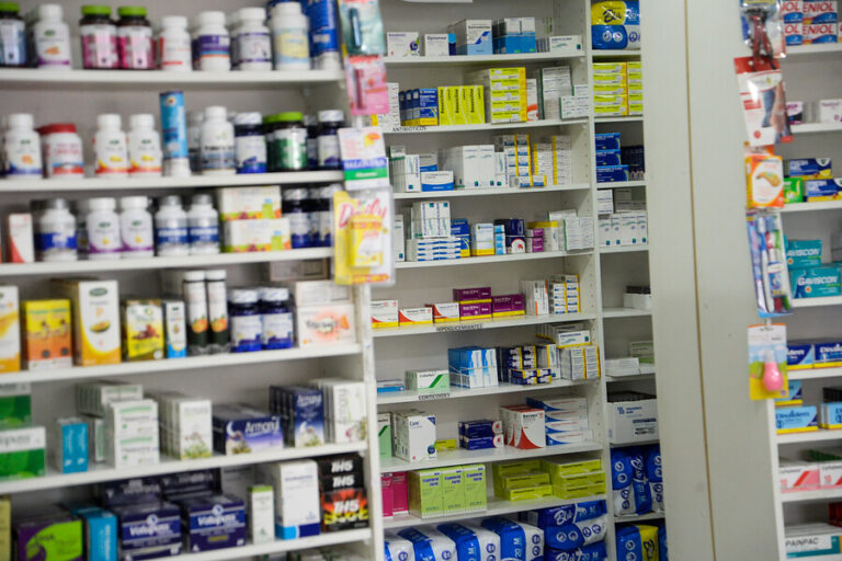 Este es el medicamento más solicitado por las farmacias comunales para vender en Chile...Y no, no es el Paracetamol