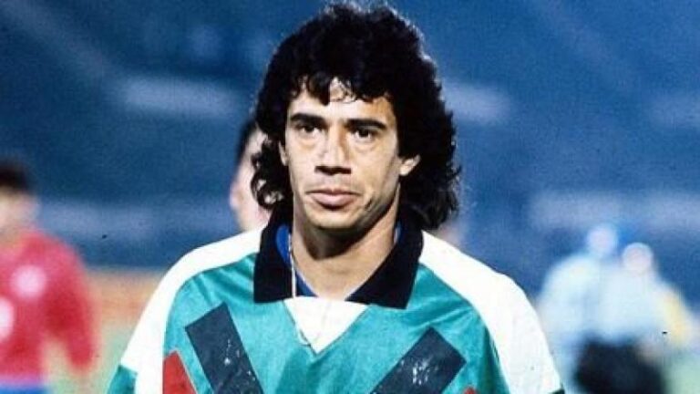 Patricio Toledo sufre infarto en pleno homenaje de la Universidad Católica: Fue reanimado y está estable