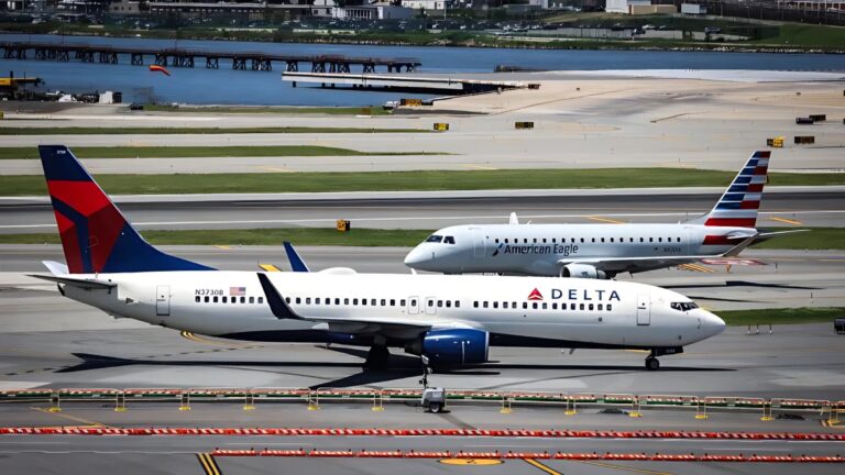 Delta, American Airlines y United Airlines suspenden a empleados por publicaciones sobre el tiroteo de Charlie Kirk