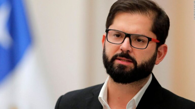 Boric declara ante Fiscalía por fallida compra de casa de Allende: “Jamás fui advertido de una posible inhabilidad”