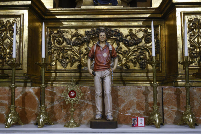 Carlo Acutis, el primer “santo millennial”, será canonizado este domingo por el Papa Francisco