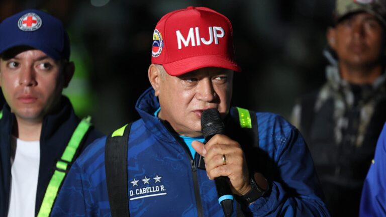 Diosdado Cabello llama a venezolanos a prepararse ante despliegue militar de EE.UU.: 