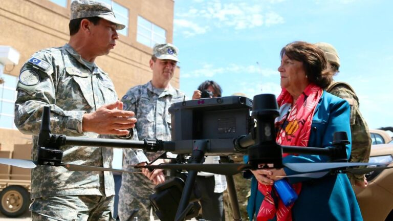 Ministerio de Defensa entregó 18 drones que permitirán extender vigilancia en la frontera norte