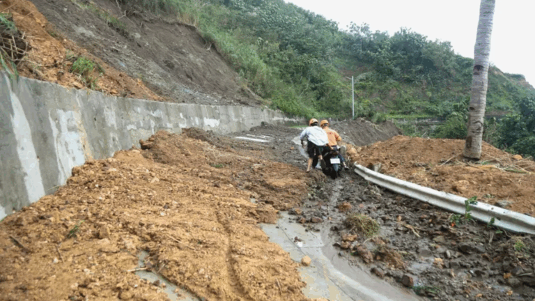 Paso del tifón Ragasa deja casi dos millones de personas evacuadas en China y 15 fallecidos en Taiwán