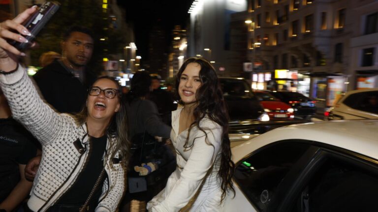 Rosalía podría enfrentar sanciones tras provocar colapso en la Gran Vía de Madrid durante la promoción de su nuevo álbum 