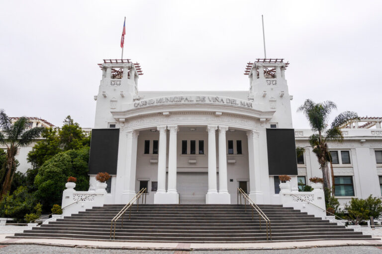 Casino de Viña del Mar deberá apagar las luces durante la noche: Justicia falló a favor de vecino que reclamó por contaminación lumínica