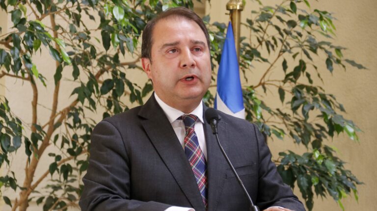 Sauerbaum dice que 