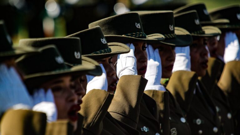 Carabineros abre puestos de trabajo en la Región Metropolitana: Sueldos llegan a $1 millón