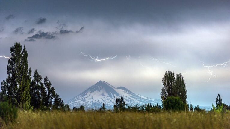 Senapred declaró Alerta Temprana Preventiva en nueve comunas de La Araucanía por aviso de tormentas eléctricas
