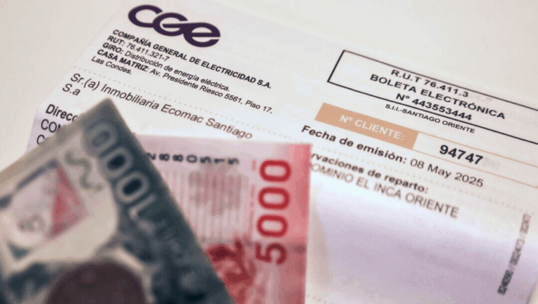 Cuentas de luz: PS impulsa “ruta exprés” para devolución inmediata y acusa a eléctricas de beneficiarse indebidamente del error