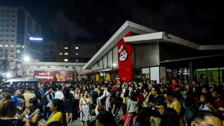 Al menos 60 personas fallecidas tras terremoto en Filipinas: Equipos de emergencia siguen buscando sobrevivientes