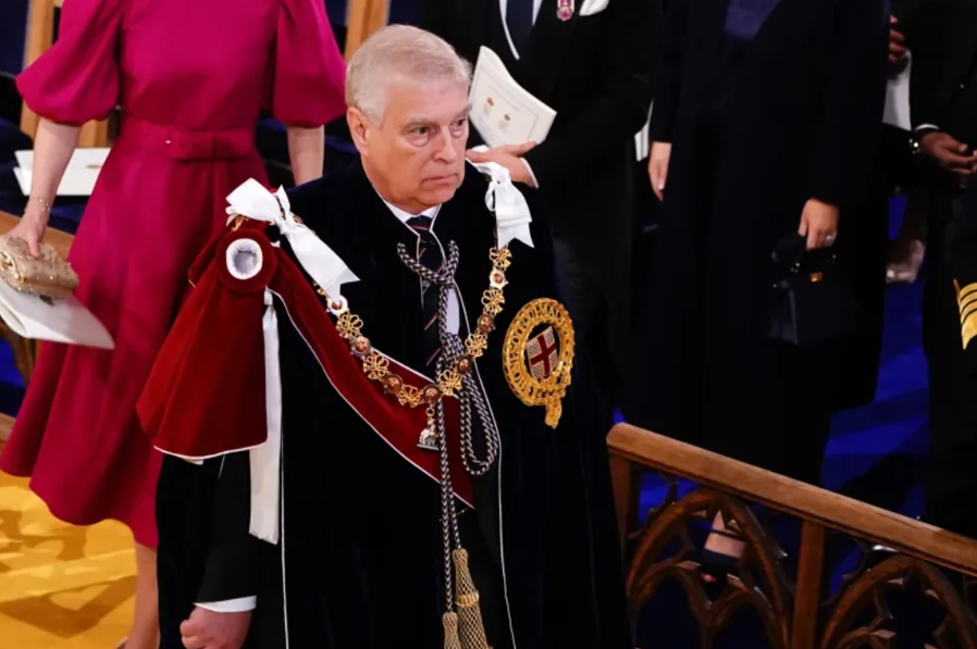 Desde que dejó de ser miembro activo de la realeza en 2019, Andrés se ha mantenido en gran medida alejado del ojo público. Sin embargo, ocasionalmente ha asistido a eventos, como la coronación de su hermano en 2023. Yui Mok/WPA Pool/Getty Images