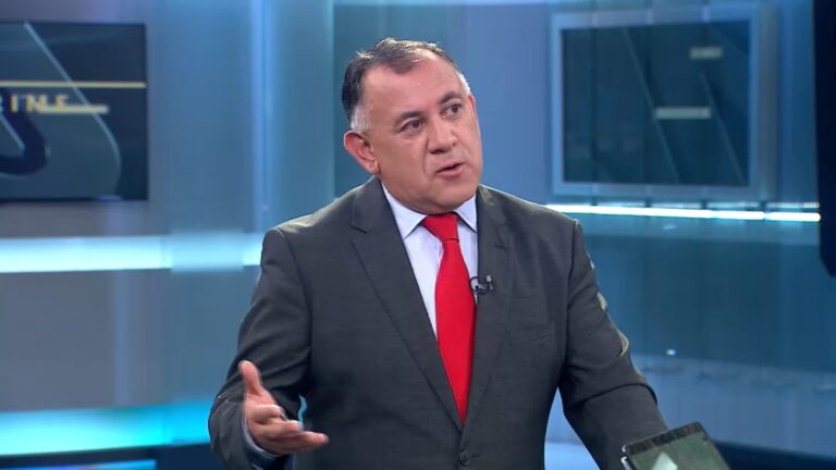 Aedo afirma que Montes debería retractarse de dichos sobre Jara: 
