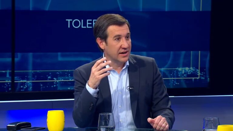 Ramírez califica de “imposible” expulsión de 300 mil migrantes irregulares en los próximos 4 años: “Eso no lo hace nadie”