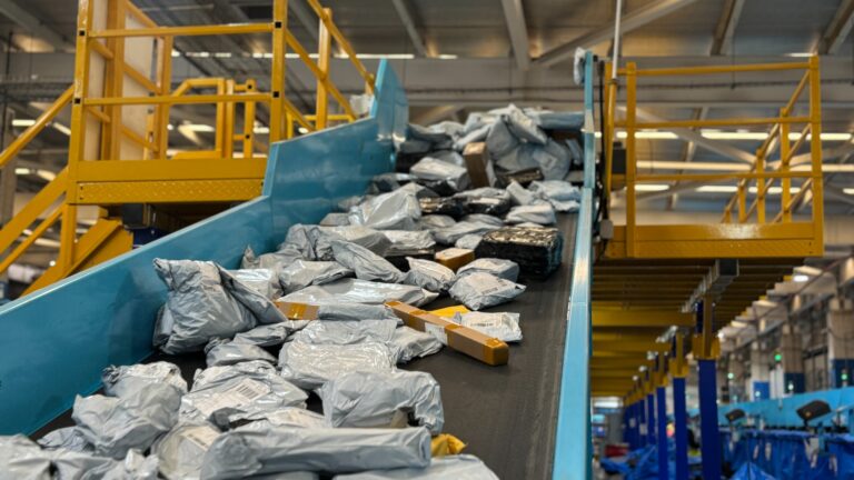 Clientes optan por la flexibilidad: más de 100 mil entregas fuera de casa marcaron el Cyber de Blue Express