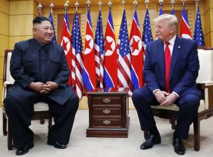 Donald Trump confirma que no se reunirá con Kim Jong-un durante su visita a Corea