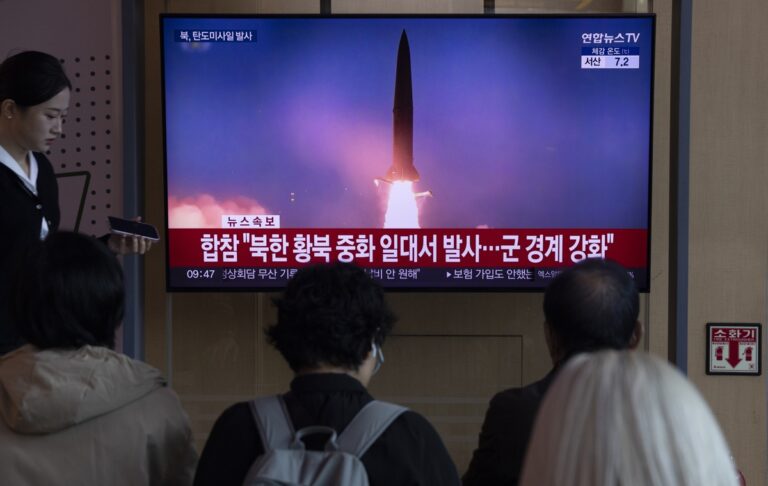 Corea del Norte lanza varios misiles balísticos de corto alcance antes de visita de Donald Trump al Sur
