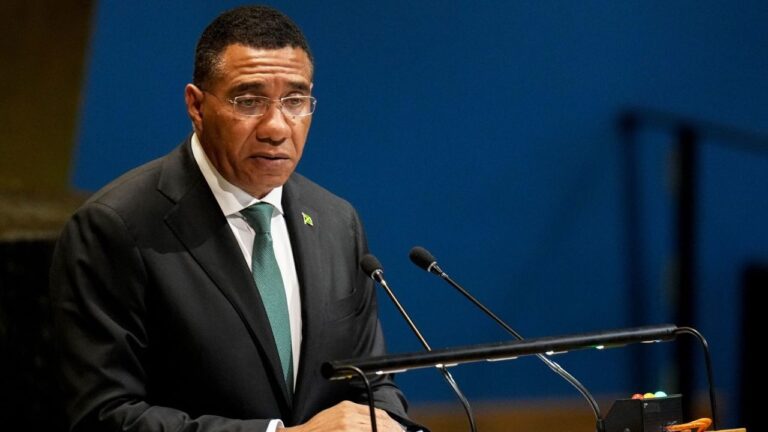 Primer ministro de Jamaica adelanta 