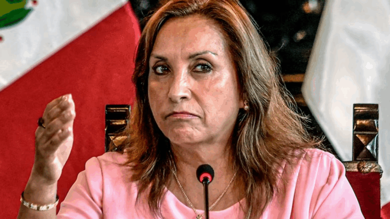 Legisladores en el Congreso de Perú impulsan mociones de vacancia contra la Presidenta Dina Boluarte