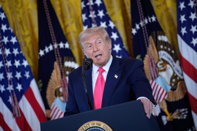 La BBC se disculpa ante Trump un día antes de que expire su ultimátum por amenaza de demanda