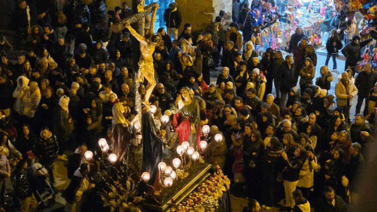 En esta localidad italiana no piensan en la Navidad: Están centrando su atención en la Pascua