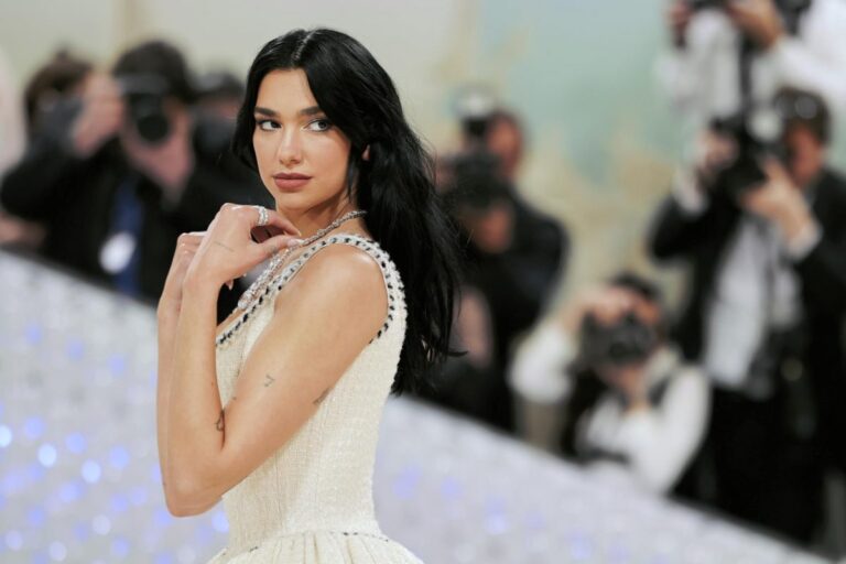 Conciertos de Dua Lipa en Chile: Metro de Santiago anuncia extensión horaria para ambas fechas